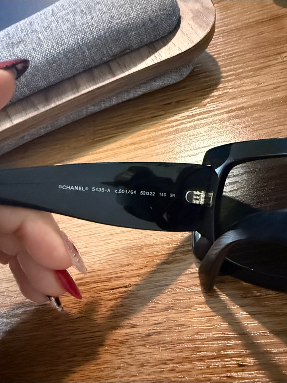 CHANEL Black Rectangular Logo Sunglasses with CC Emblems - Picture 2 of 4